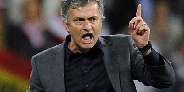 Mourinho Bantah Rumor Yang Menyebutkan Fellani Akan Hengkang