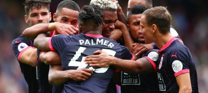 Huddersfield Duduk Di Puncak Klasemen Usai Taklukkan Crystal 3-0
