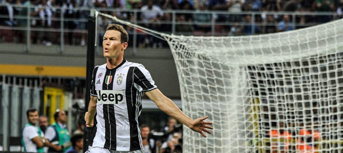 Lichtsteiner Kemungkinan Tinggalkan Juventus Akhir Musim Ini