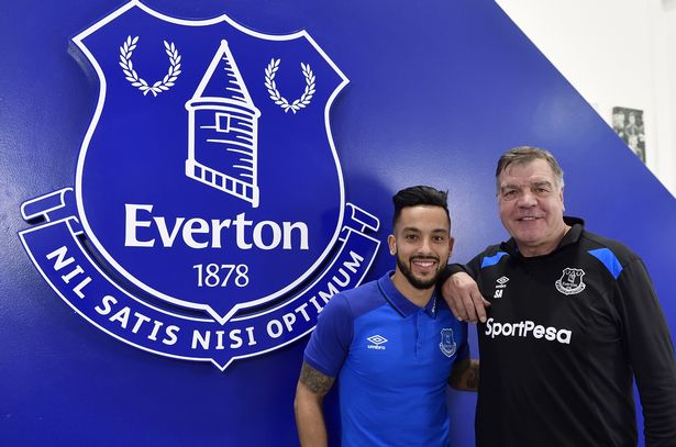 Everton Resmi Umumkan Perekrutan Theo Walcott